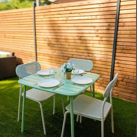 아파트 Cosy Avec Terrasse, A 50m De La *
